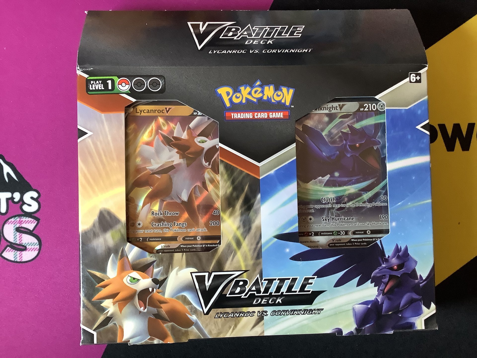 V Battle Deck: Lycanroc vs. Corviknight